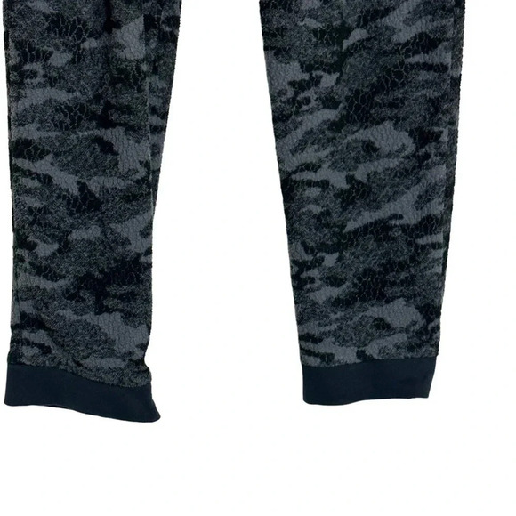 Vineyard Vines S black + gray terry cloth camouflage joggers - Picture 3 of 7
